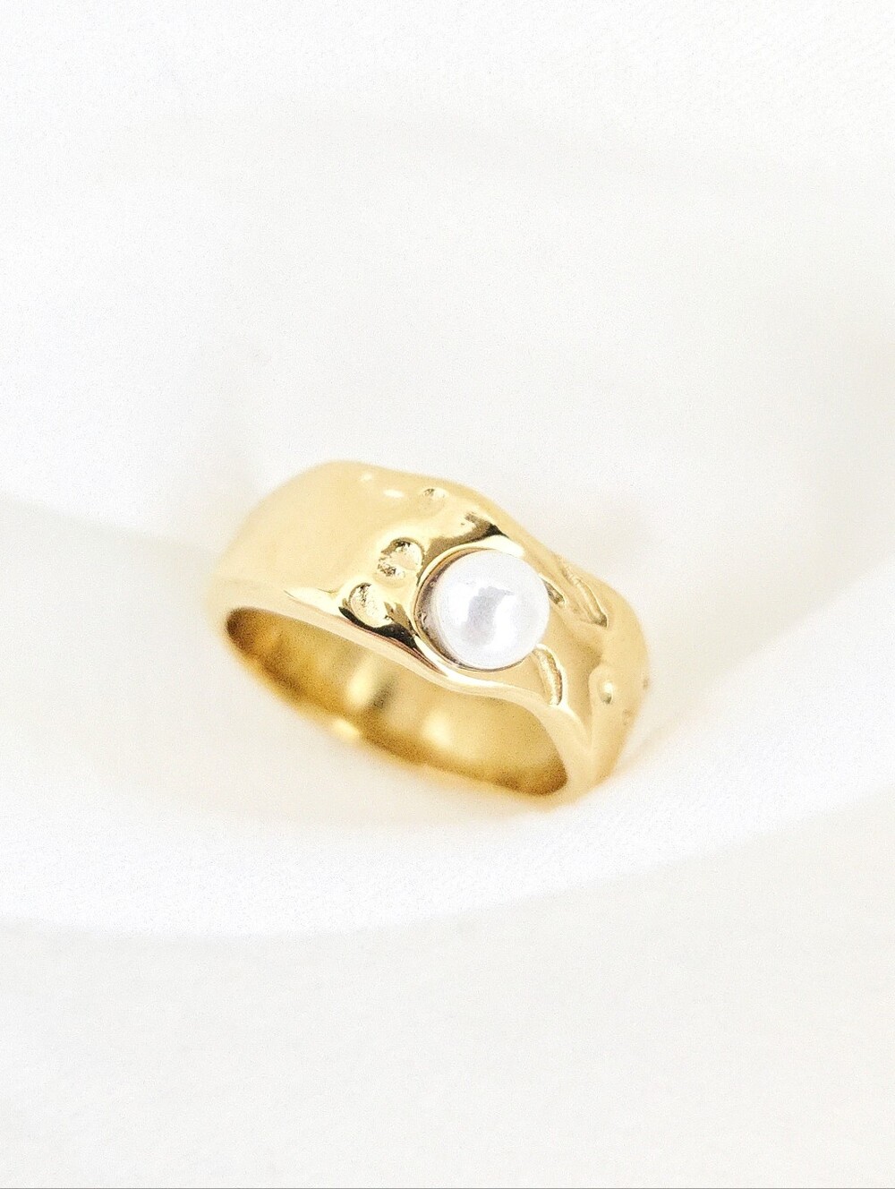 Gold Chunky Pearl Ring
